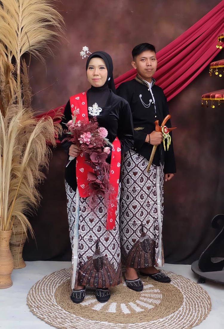 Titin & Ulum tambahan slide akhir dan cover depan