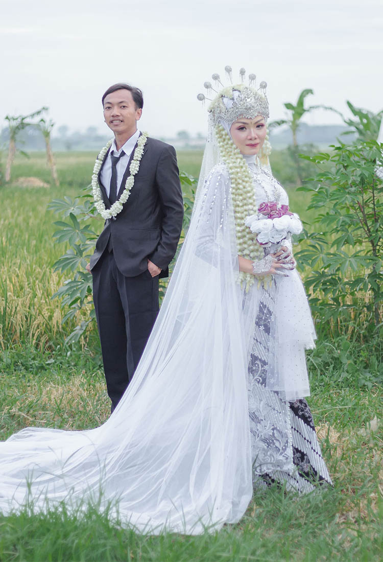Ipeh & Tio cover Ipeh & Tio cover